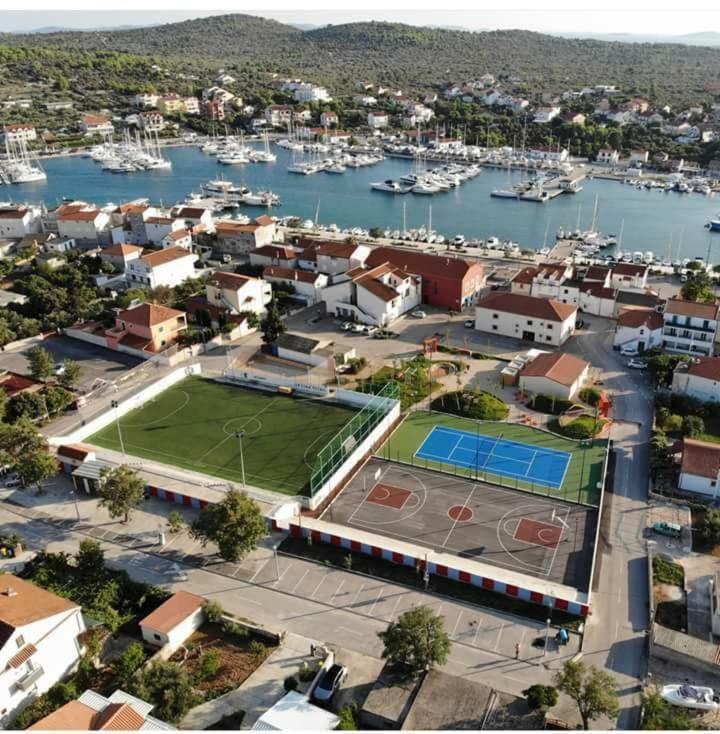 Apartment Dragana, Jezera, Island Murter 外观 照片